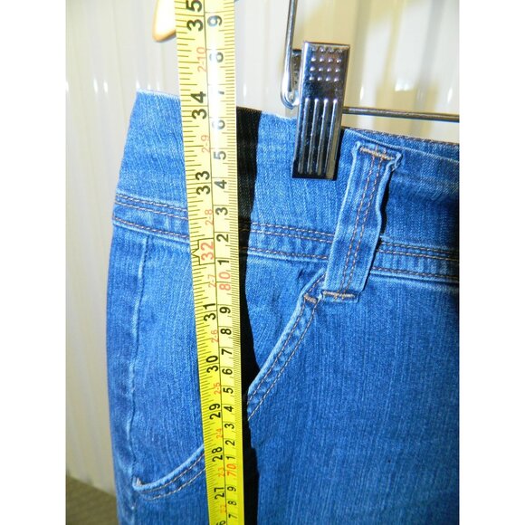 Charter Club Womens Blue Denim Capri Jeans Size 16W Classic Fit Button Accents - Picture 3 of 10